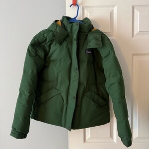 Patagonia | downdrift jacket in sublime green